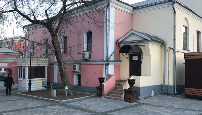 Новое выставочное пространство в Саду им. Баумана открывает свои двери в Путевом дворце Василия III, расположенном слева от входа в Сад со стороны Старой Басманной улицы в строении 3.